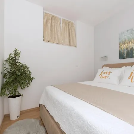 Apartament Long