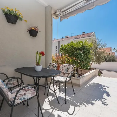 Apartament Long *