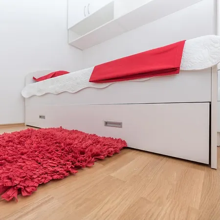 Long Apartament *