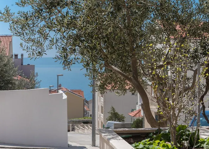 Long Apartment Makarska