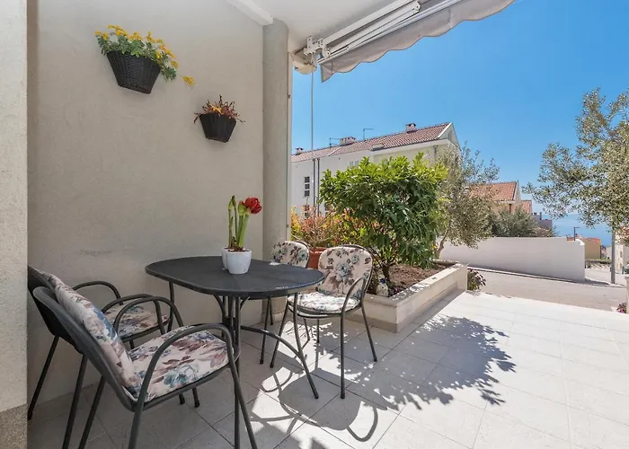 Апартаменти Long *